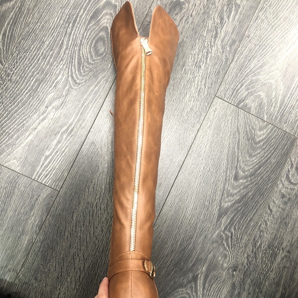 Tan Color Over knee low heel boots - Picture 4 of 5